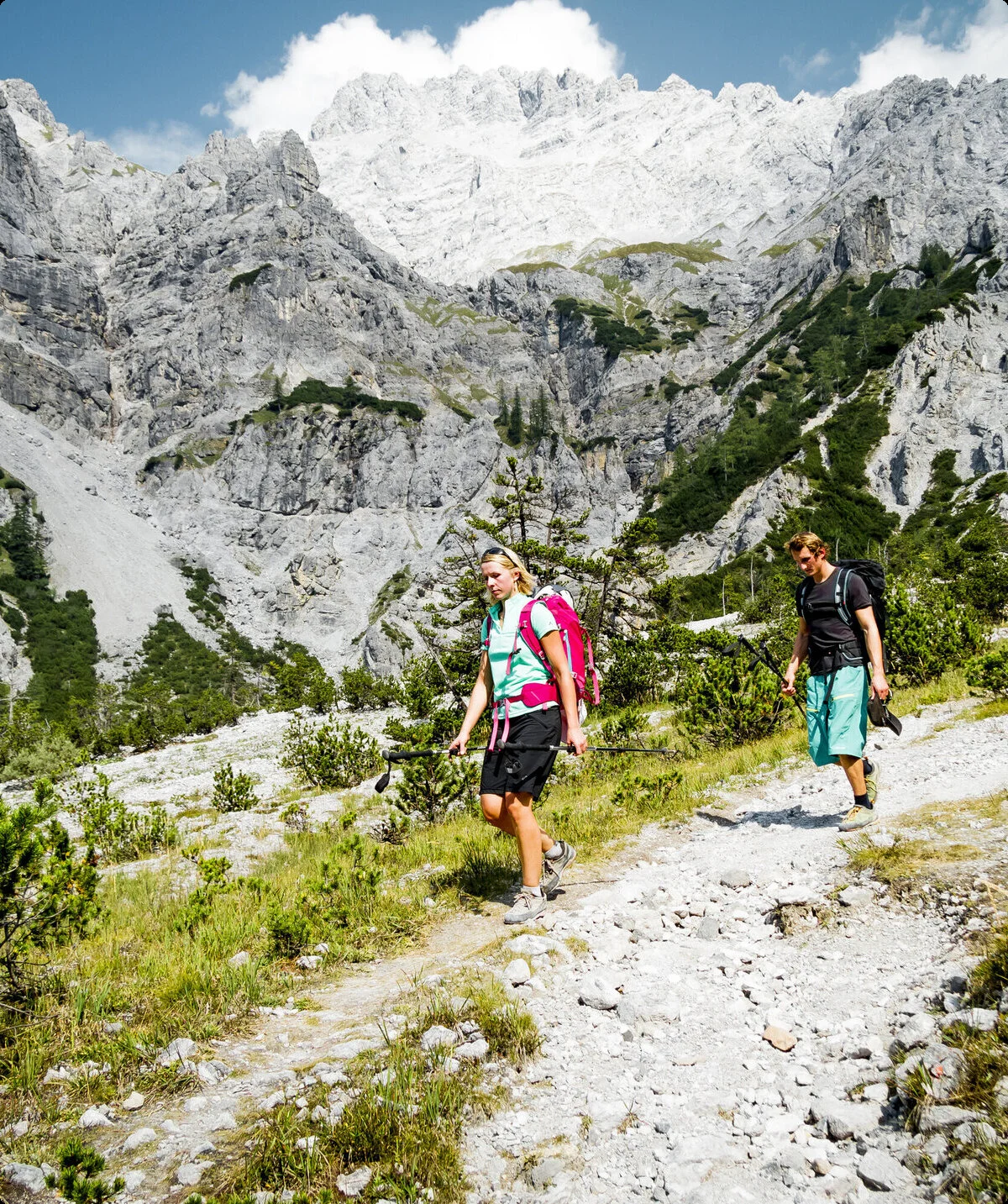 Watzmannueberschreitung | © DAV/Hans Herbig Zwei Wanderer auf einem Bergpfad | © DAV/Hans Herbig